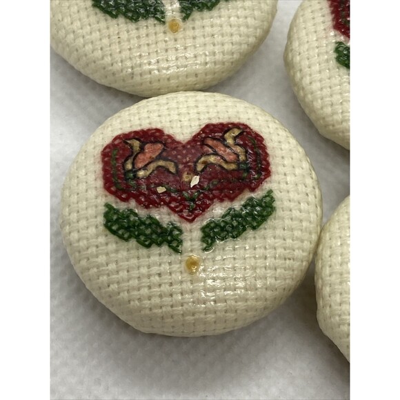 Vintage Lot of 7 Cross Stitch Heart & Thread‎ Spool Button Covers 80s 90s Style - Picture 4 of 14